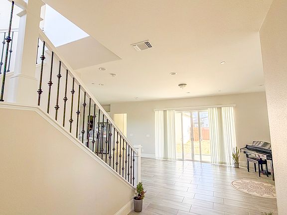 2nd image of 473 Marina Heights Dr