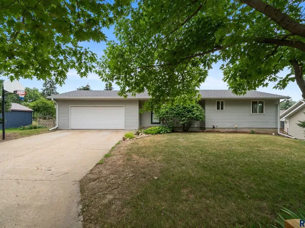 605 E Lynn Ave, Canton, SD 57013