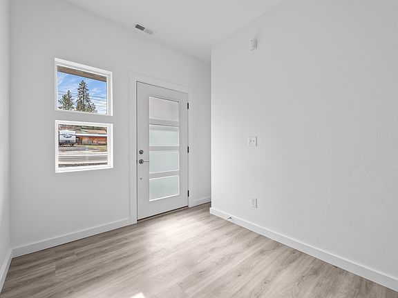5th image of 4207 E 37th Ave