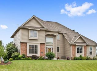 11235 W Meadowcreek Dr, Milwaukee, WI 53224