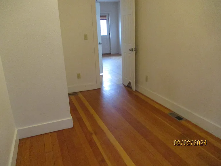 1102 Main St — Photo 6