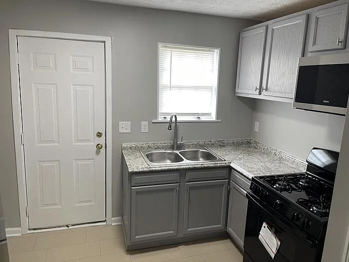1425 Joseph E Boone Boulevard Northwest D #102 — Photo 7