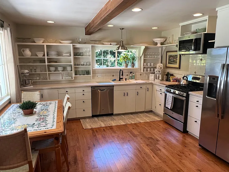 10214 SW Burton Dr — Photo 10