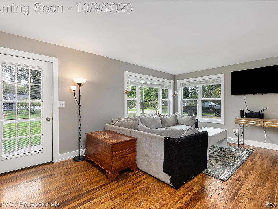 801 Forest Dr, photo 5