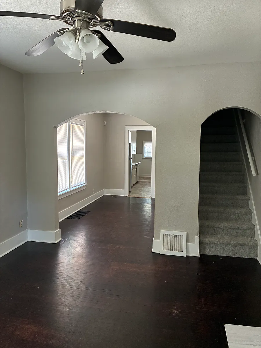 Building Photo - 144 S Green St #144