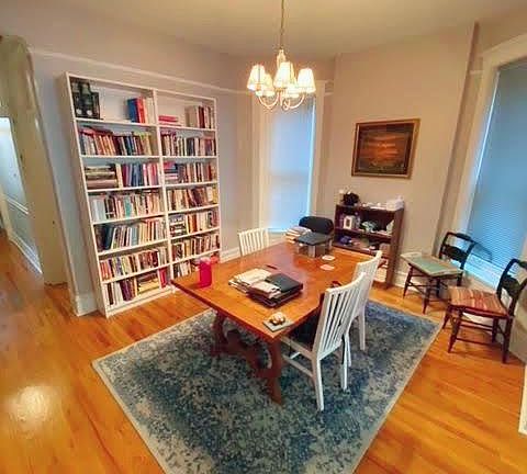 4th image of 3323 N Kenmore Ave #1