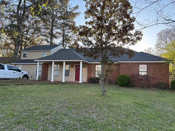 319 S Mount Pleasant Rd, Collierville, TN 38017