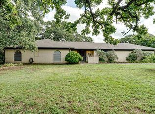 204 Gatewood Cir W, Burleson, TX 76028