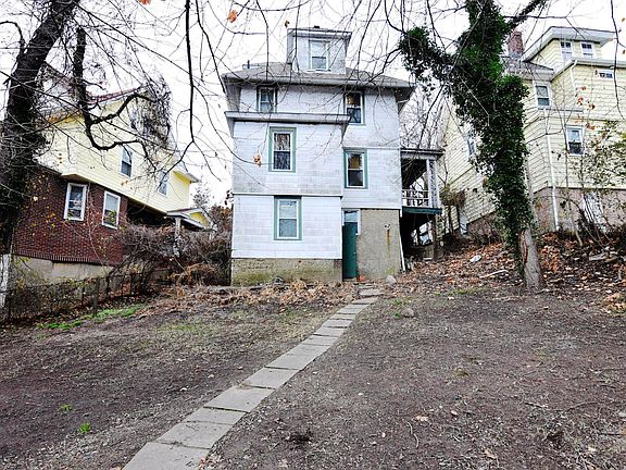2nd image of 133 Highview Ave