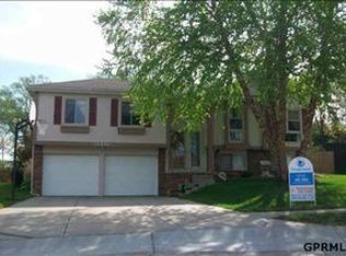 16804 Holmes Cir, Omaha, NE 68135