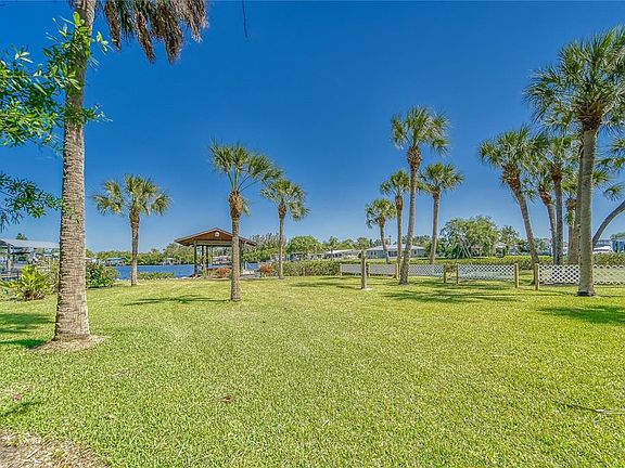 2nd image of 608 SW Dickman Dr
