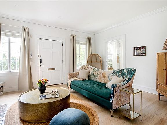 4th image of 426 9th St NE #1