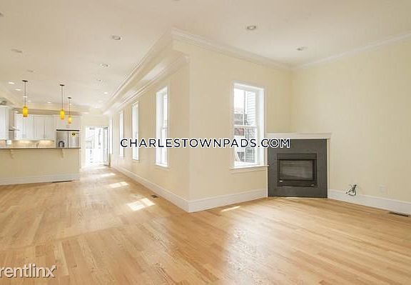 1529412699-livingroom