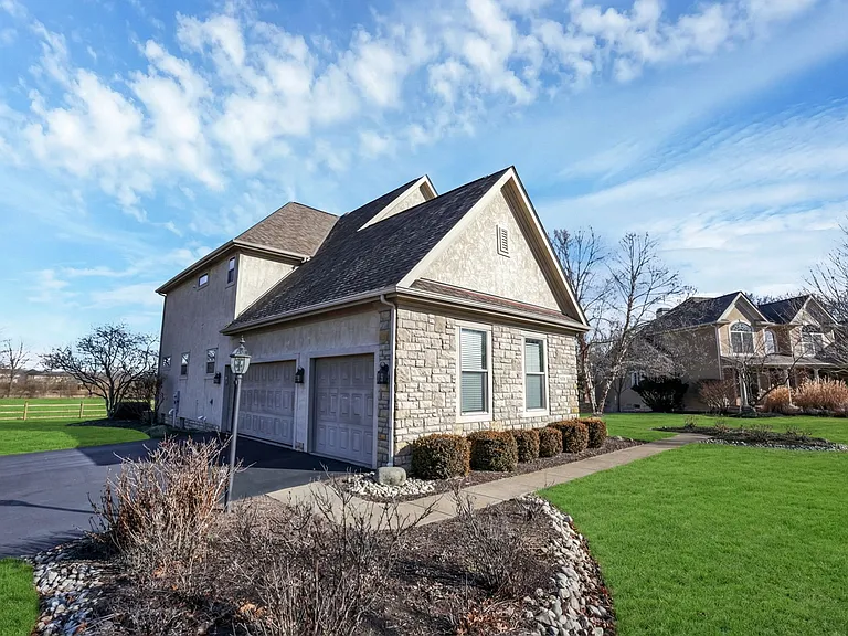 8006 Caraway Ave — Photo 2