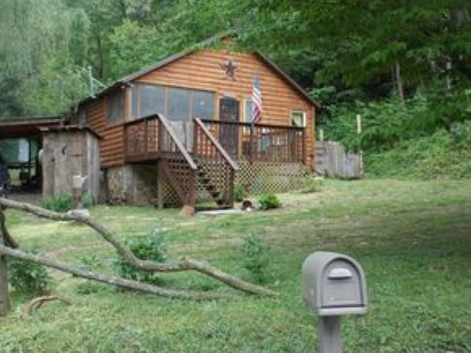 View from road front of hous