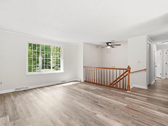 5th image of 210 White Blvd