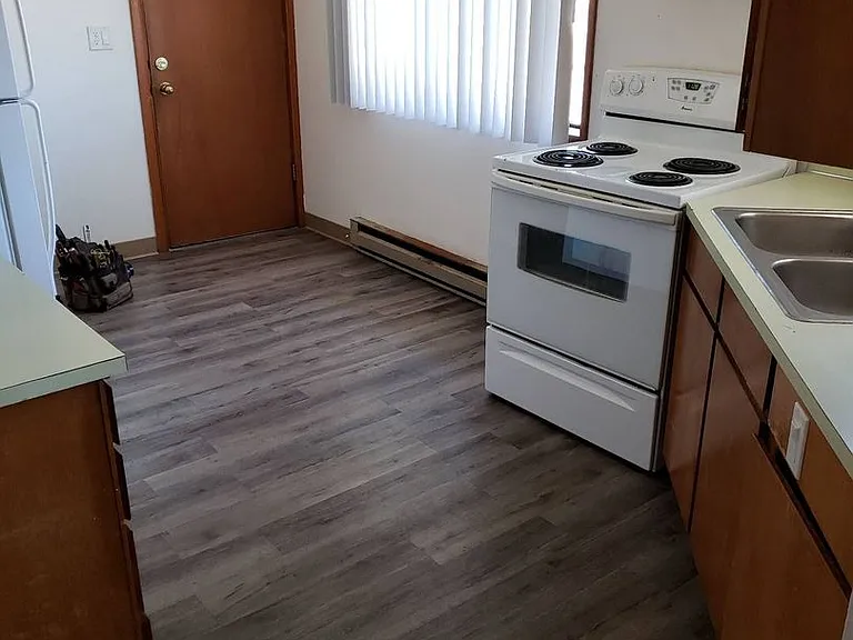 300 N Mill St — Photo 13