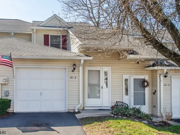 10-2 Dara Dr #2, East Hanover Twp., NJ 07936