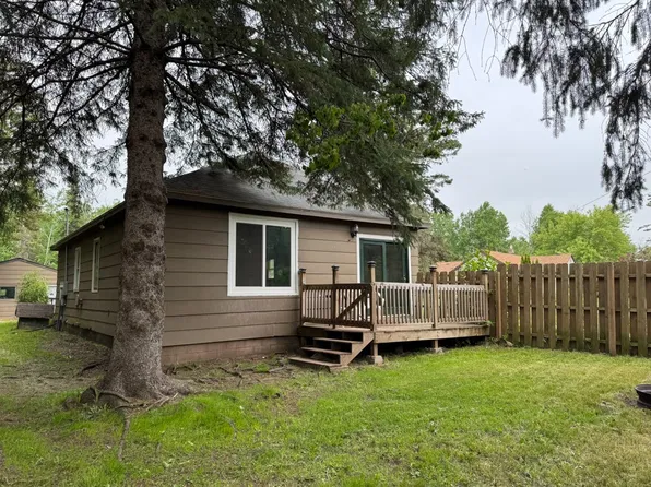 5911 E Pleasant Avenue, South Range, WI 54874
