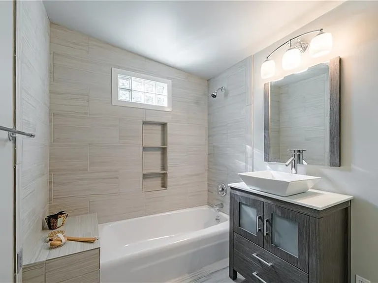 4713 N Harvey Pkwy — Photo 16