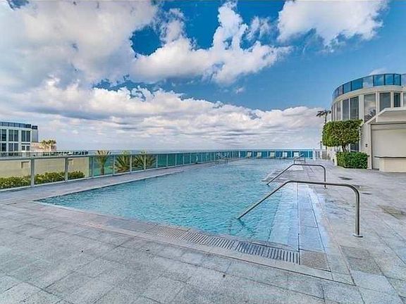 3rd image of 16001 Collins Ave APT 2502