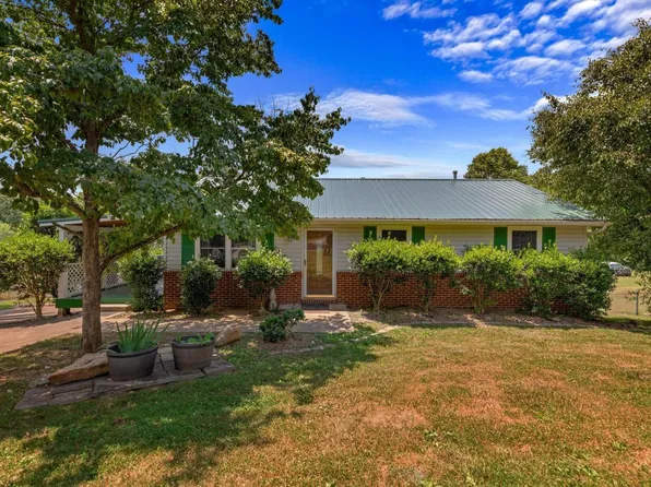 307 Western Heights Dr, Rogersville, TN 37857