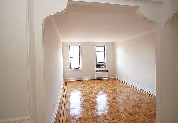 2nd image of 8223 Bay Pkwy #D7