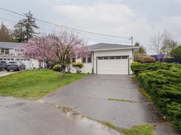 2011 Govenlock Pl, Sooke, BC V9Z 0M8