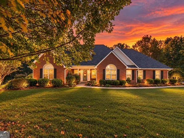 2289 Cedar Lake Dr, Loganville, GA 30052