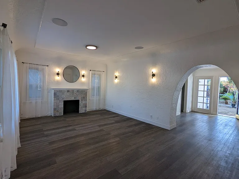 2253 Earl Ave — Photo 3