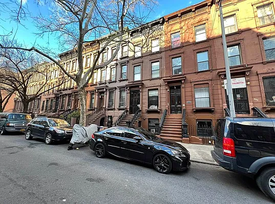 Rented by EastMount Realty LLC | media 14