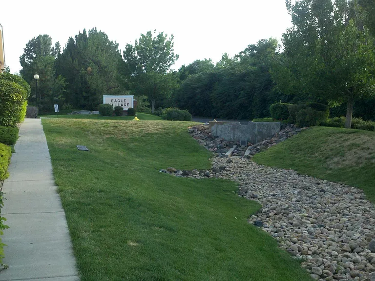 1758 Eagle St #F — Photo 8