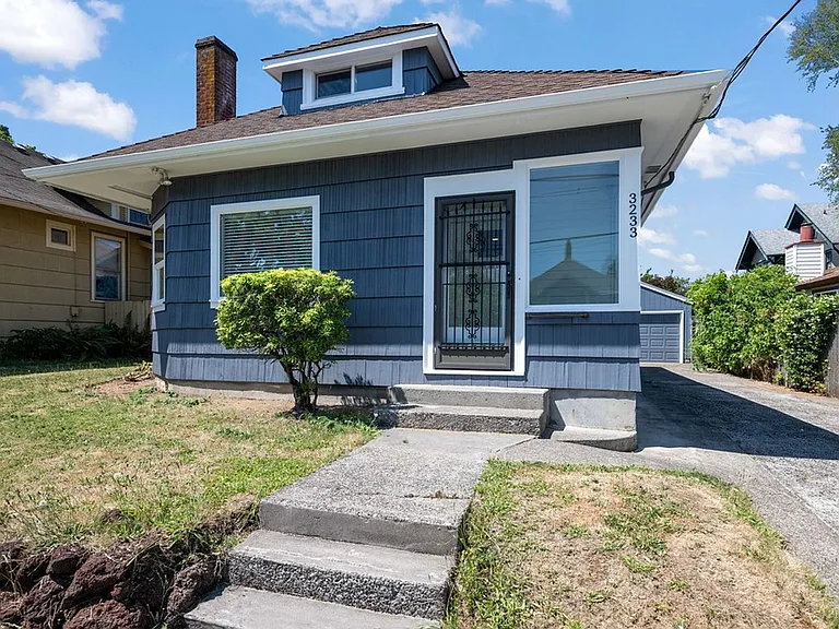 3233 SE 51st Ave — Photo 3