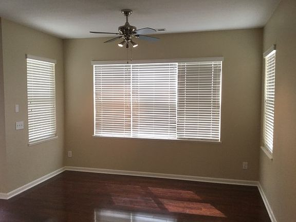 3rd image of 7915 Ashenden Dr