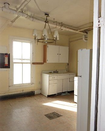 4th image of 19482 Badger Ln