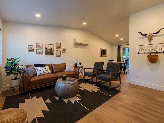 5th image of 4623 W Catalpa Dr #3828
