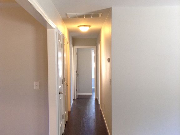 High gloss woodwork and cott