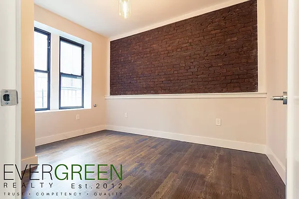 Rented by Pinn Realty | media 16