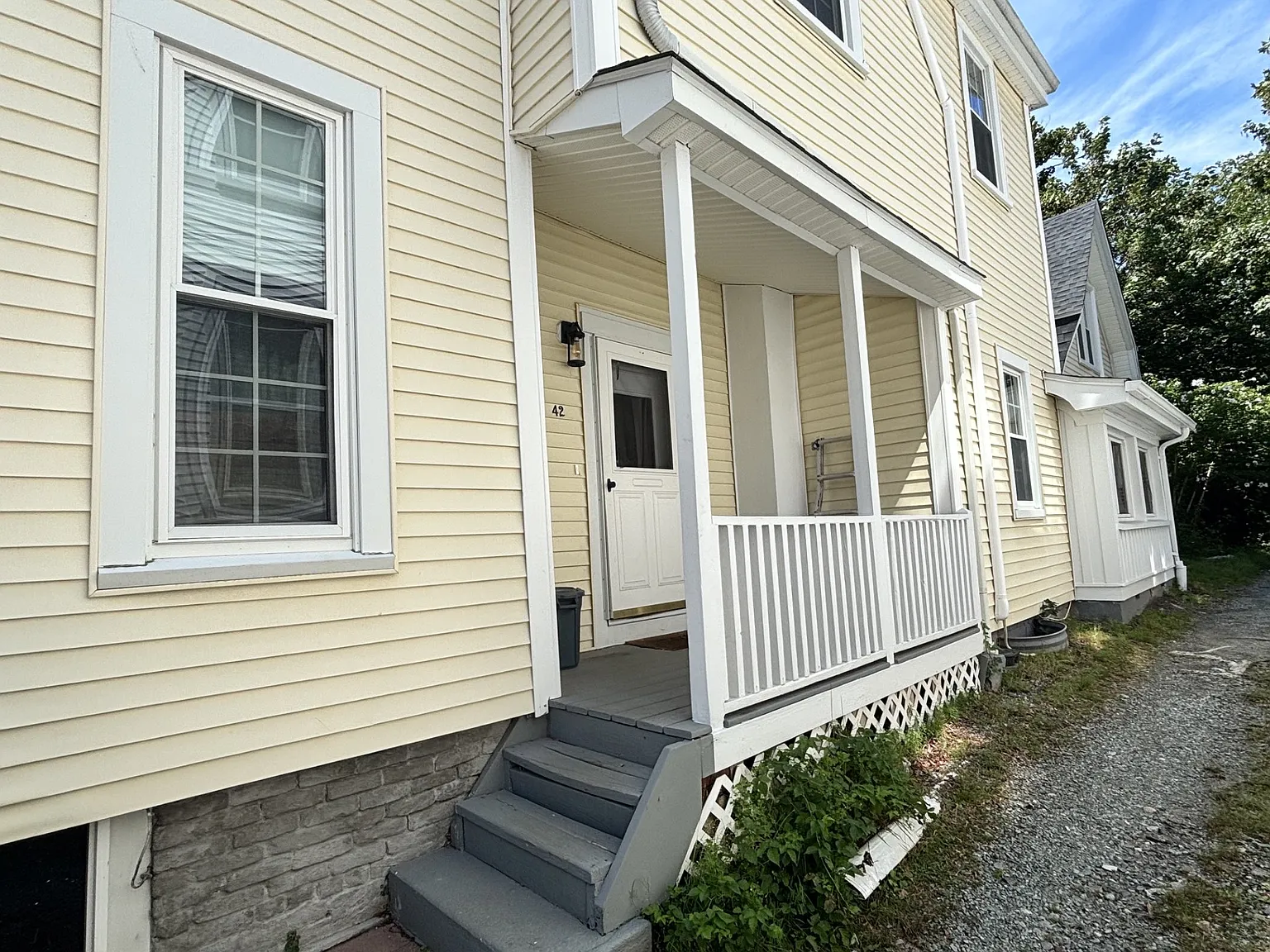 3 bed, 1.5 bath, 1200 sqft, $2,900 — Photo 2