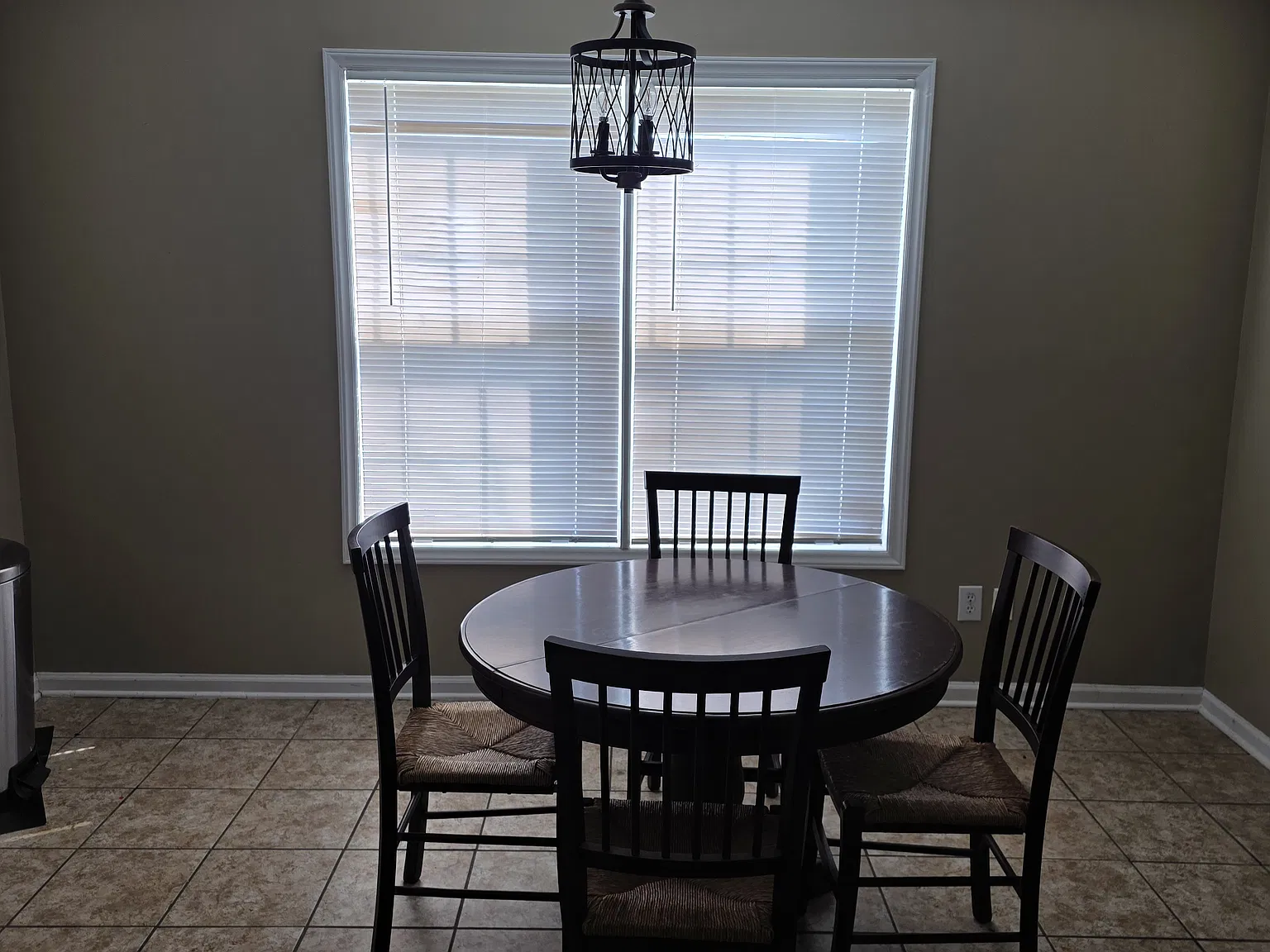 3 bed, 1236 sqft, $1,700 — Photo 4