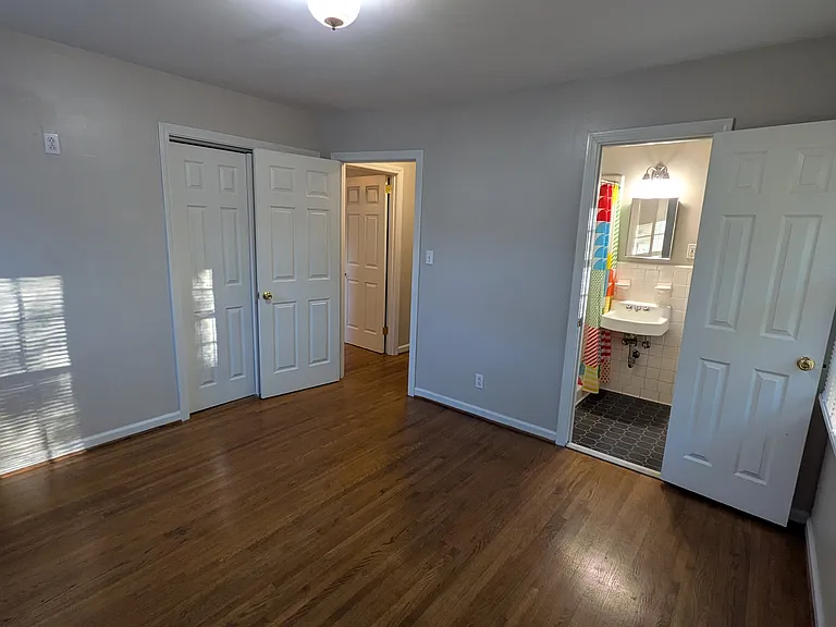994 Oak Grove Rd — Photo 8