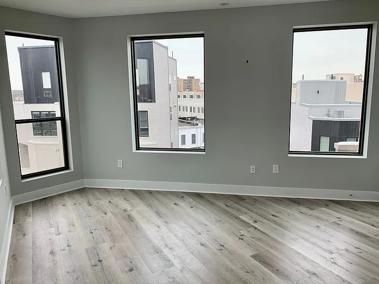 Ridge Ave 1540 — Photo 14