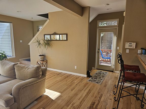 Open kitchen with Livingroom