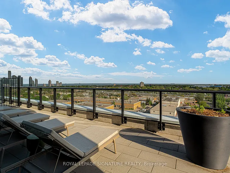 799 The Queensway #820 — Photo 45
