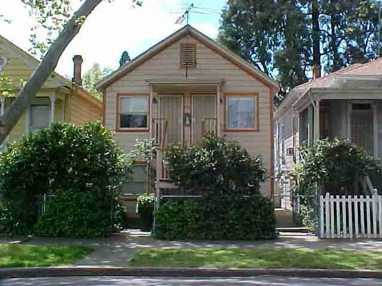 1712 F St #4 — Photo 12