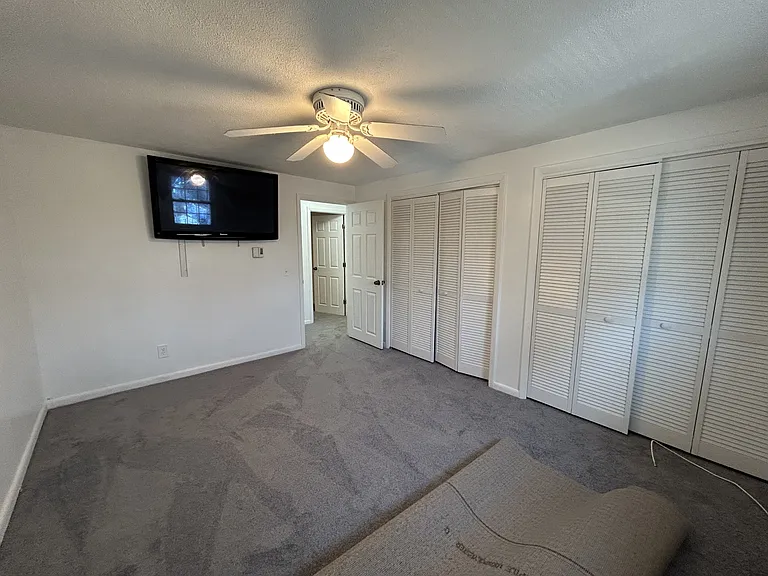 89 Pleasant St #1-C11 — Photo 8