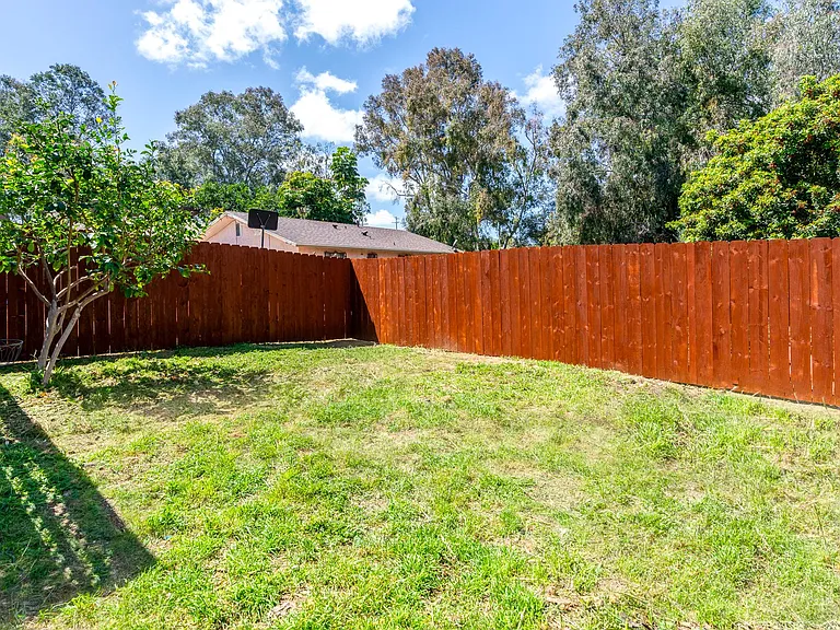 2336 Sumac Dr #2 — Photo 3