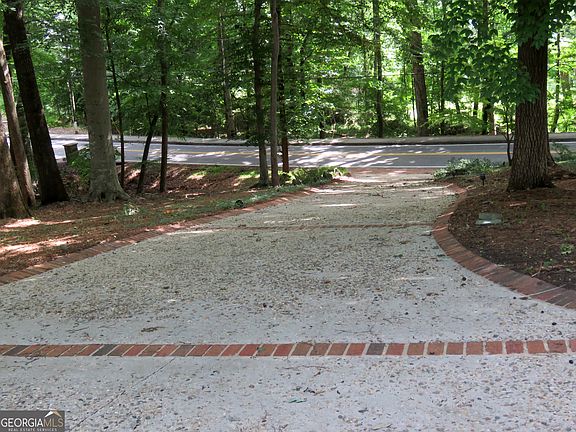 3rd image of 4464 Woodland Brook Dr SE