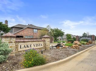 8728 Vista Royale Dr, Fort Worth, TX 76108