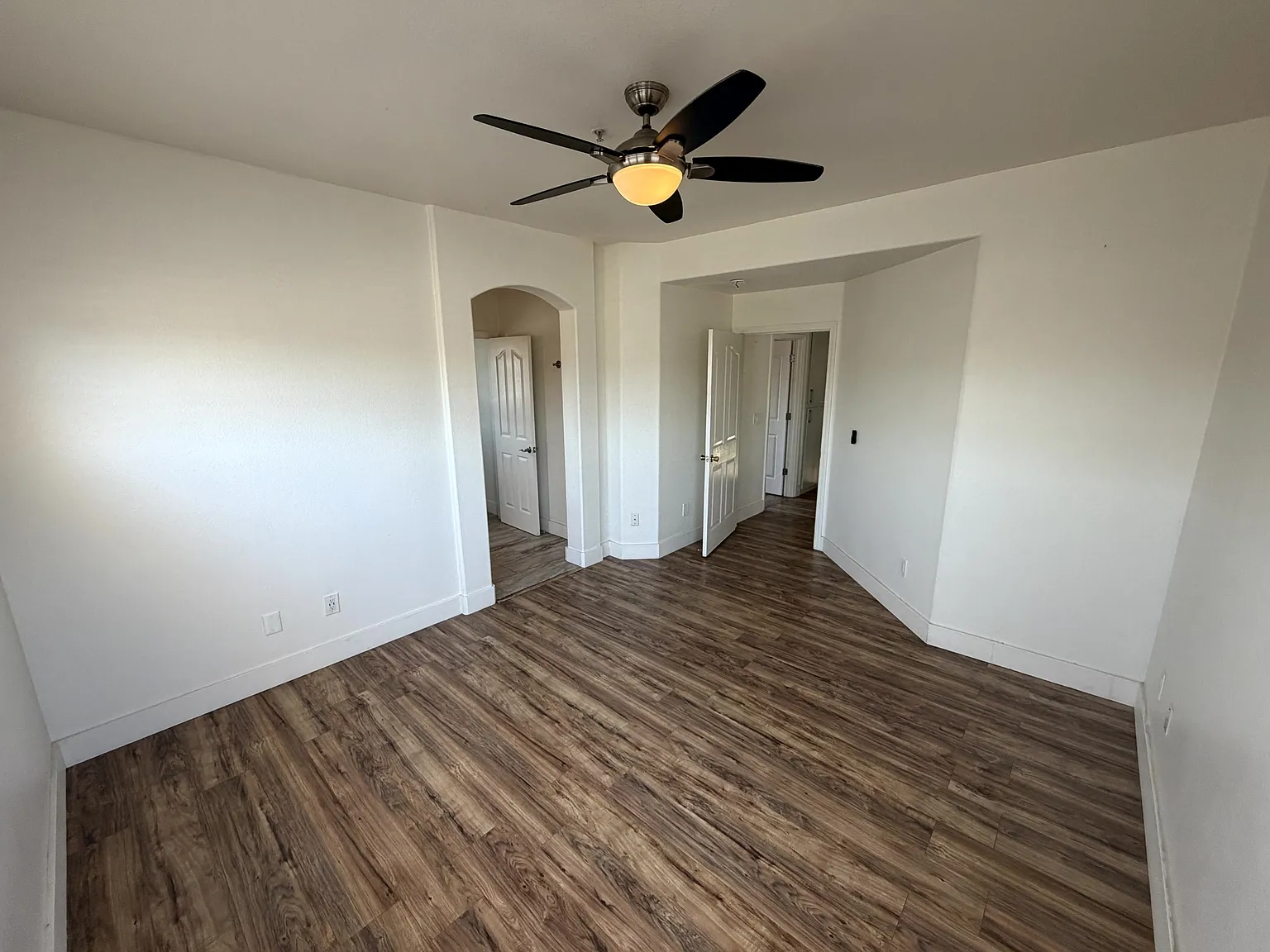 1537 Oyster Bay Ct - 1 — Photo 4